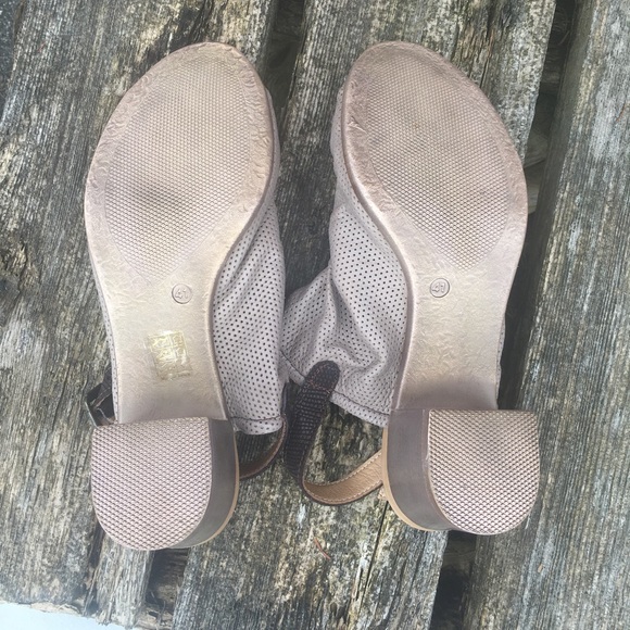 Bueno Leather Block Heel Sandal - Picture 7 of 8